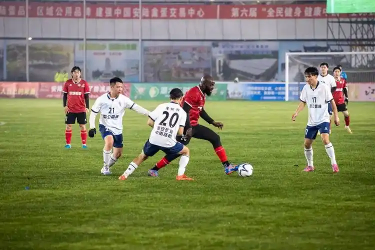 世俱杯：西雅图海湾人 VS 皇家马德里